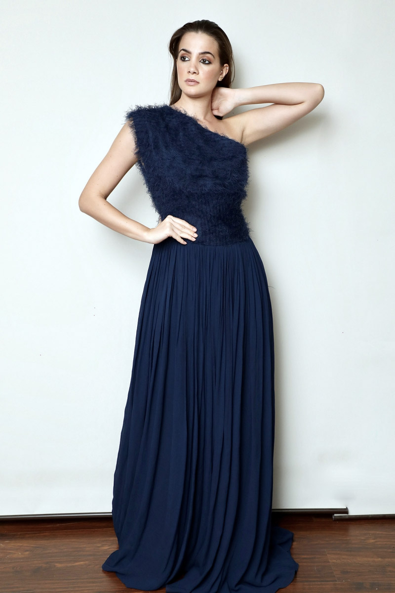 one-shoulder-gown-with-fur-&-body-draped-wide-belt-big